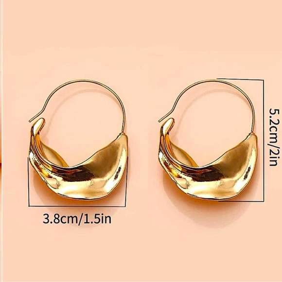 Geometric Gold Irregular Drop Dangle Earrings - Picture 3 of 3